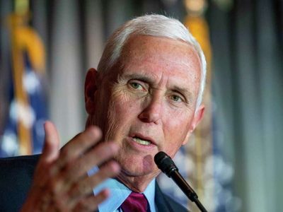 Pence lanza fuertes críticas a Trump por asalto al Capitolio
