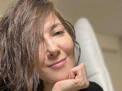 De fucsia y mirando al horizonte: Cristina Pérez nos deja perplejos con esta inédita postal