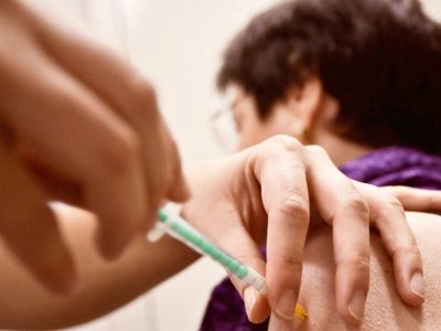 Comenzó la vacunación contra la gripe A y así continuará durante el otoño