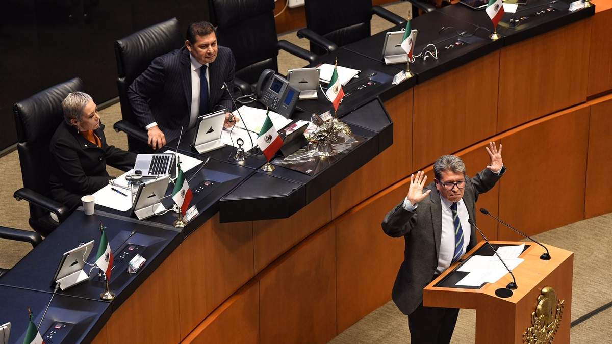 Sesión en el Senado de la República