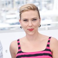 Scarlett Johansson dice que voz de ChatGPT es muy parecida a la suya; OpenAI suspende su uso