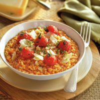 Si no sabés qué cocinar, prepará este delicioso risotto de tomate súper cremoso e ideal para pasar el frío