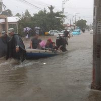 Caudal crecido del río Huacapa por John se lleva casas de habitantes en Chilpancingo (Videos)