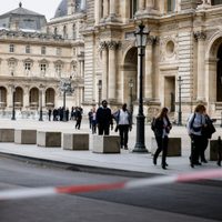 Francia evacúa Museo del Louvre y Palacio de Versalles por amenazas de bomba