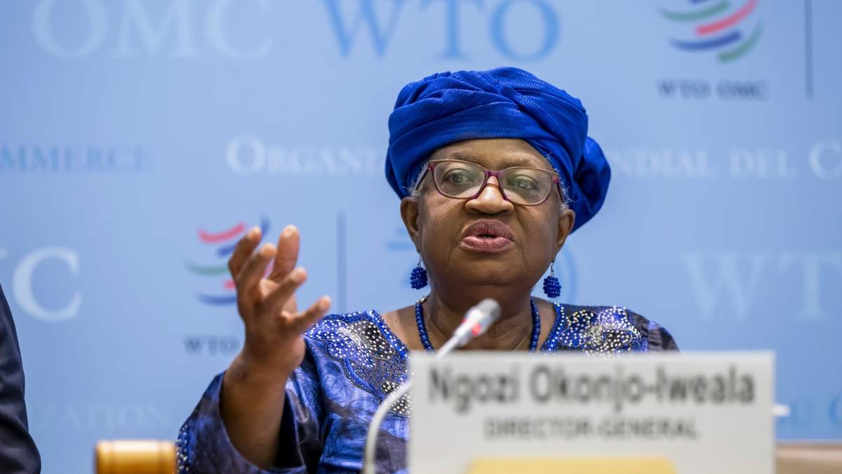 La directora general de la Organización Mundial de Comercio Ngozi Okonjo-Iweala en la sede de la organización en Ginebra, Suiza