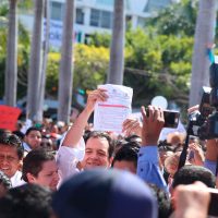 Tras rebelión, se registra Albores Gleason como precandidato a gobernador de Chiapas