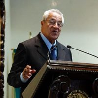 Priista se acerca a Morena en busca de la gubernatura interina en Puebla