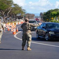 Hawai pide a turistas evitar viajar a Maui; los hoteles hospedarán a evacuados y socorristas