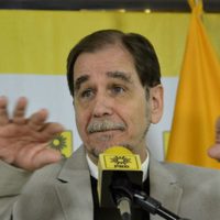 Al igual que el PRI, PRD alienta la firma de 'pactos de unidad” entre precandidatos