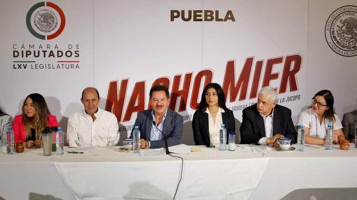 El coordinador morenista, en conferencia