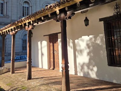 Cómo es la casa "más antigua" del país y donde se encuentra