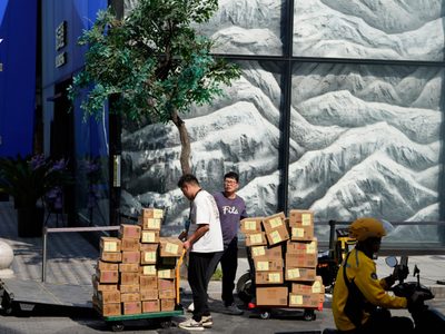 Economía de China se desacelera al 4.8% anual entre julio y septiembre debido a la baja demanda