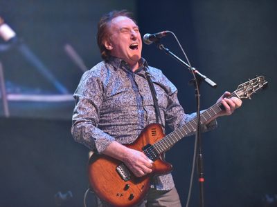 Denny Laine y el “real” Paul McCartney: constelaciones musicales