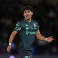 Tras salida de Santi Giménez, el mexicano Stephano Carrillo se suma al Feyenoord
