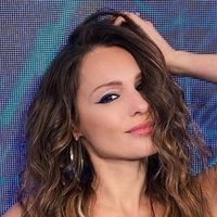 "¡Se olvidó la ropa interior!": A Pampita se le corrió el vestido en Punta y ¡se vio todo!