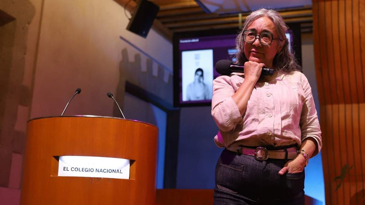 Cristina Rivera Garza en el Colegio Nacional