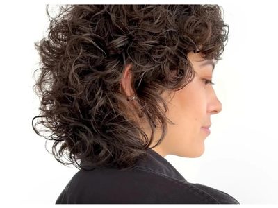 No te alises más: dejá que tus rulos brillen con este corte de pelo que es un fuego