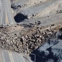 Derrumbe del Cerro de la Virgen: habilitan camino de desvío a la vera del río Curi Leuvu