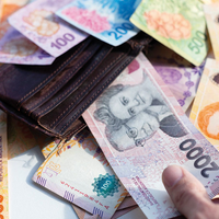 Domingo Cavallo negocia la devaluación para liberar el dólar financiero