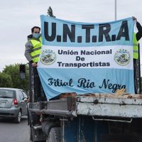 Los transportistas de UNTRA resolvieron cortar los puentes carreteros