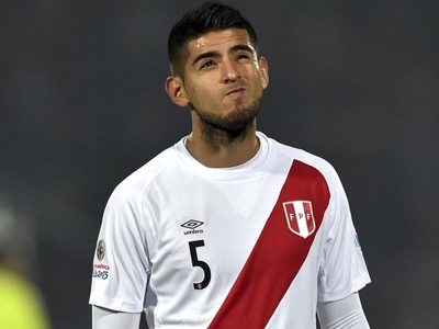 ¿Por qué se demora la firma de Carlos Zambrano en Boca?