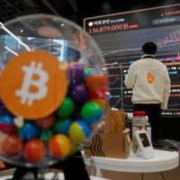 Bitcoin cae por debajo de los 90 mil dólares borrando algunas ganancias obtenidas con Trump