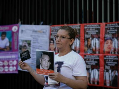 Madres buscadoras clausuran simbólicamente el Senado ante desapariciones forzadas