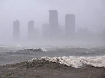 El tifón Matmo se fortalece y obliga a China a evacuar a 347 mil personas antes de tocar tierra.
