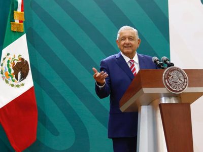 AMLO va de gira por Centroamérica y el Caribe; busca ordenar el flujo migratorio hacia EU