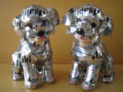 No las tires: transformá las latas de cerveza en estos preciosos atrapasoles para decorar tu jardín