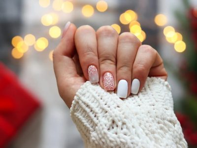 La elegancia del Nail Art está en los detalles: 5 ideas de uñas cuadradas que suman frescura y brillo a tu manicura