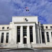 Por inflación, Reserva Federal mantiene tasas de interés entre 5.25% y 5.50%