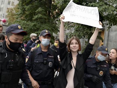 Detienen en Rusia a varios periodistas por defender la libertad de prensa