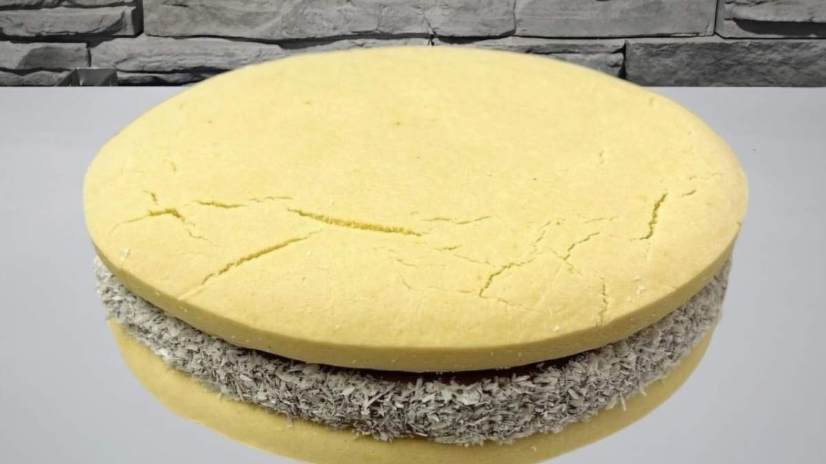 Torta alfajor de maicena. Fuente: (Instagram)