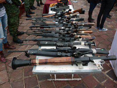 Departamento de Estado anuncia encausamiento de estadunidenses por tráfico de armas a México