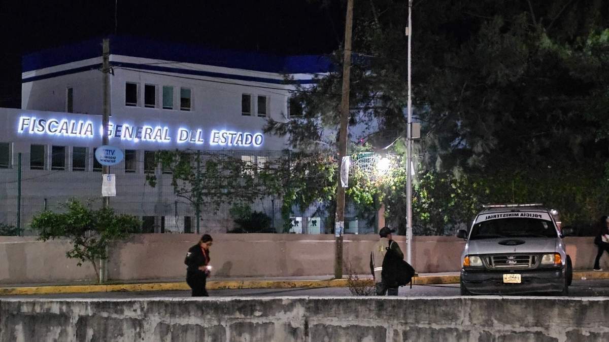 Ataque a dos mandos de la FGE de Guerrero dentro del estacionamiento de la Fiscalía en Chilpancingo