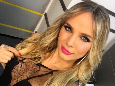 ¡Filtra todo! Elizabeth Loaiza se pone una prenda de encajes que deja ver lo que hay debajo