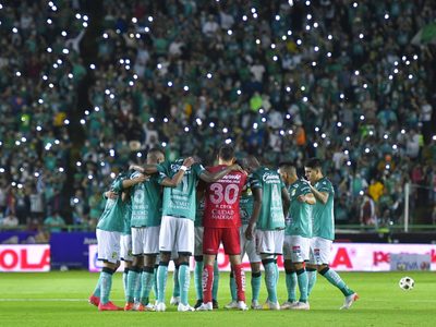 León ruge y vence 2-0 al Puebla