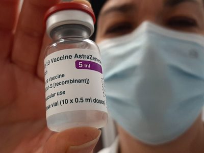 Nuevo informe sobre la vacuna de AstraZeneca: esto fue lo que encontró la OMS