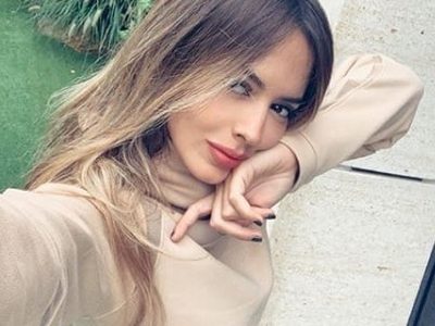 ¡Peligroso escote! Shannon De Lima deja ver más de la cuenta al adoptar esta posición ¿Preparado?