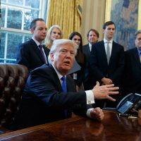 Trump firmaría este miércoles orden ejecutiva para construir muro con México