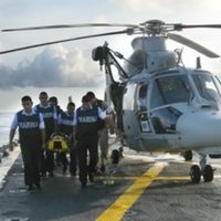 Rescatan a un hombre que sufrió un accidente a 2 mil kilómetros de las costas michoacanas
