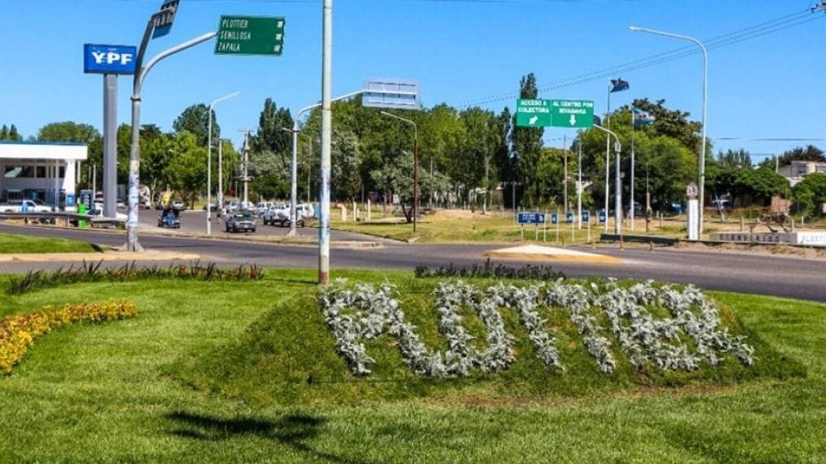 Ingreso a la ciudad de Plottier. Fuente: (Facebook)