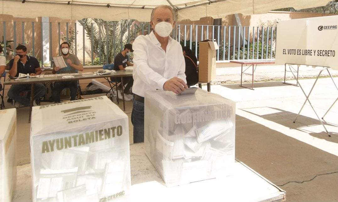 El gobernador priista Juan Manuel Carreras López