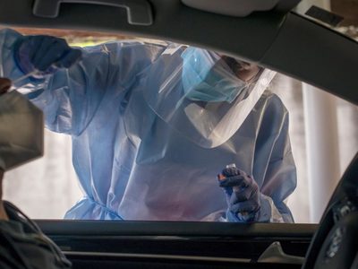 Coronavirus: descendieron los fallecimientos diarios con relación al lunes, pero subieron los casos