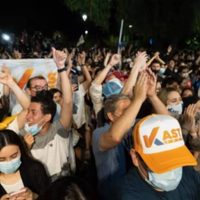 Diputado chileno dimite tras polémica por sus dislates racistas y misóginos