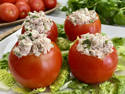 Tomates rellenos: guardate esta receta que es un clásico en Navidad y sorprendé a todos en casa