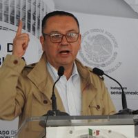 Germán Martínez rompe su foto con AMLO: "Me siento absolutamente engañado"