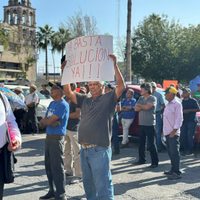 Obreros de AHMSA salen de nuevo a marchar; insostenible su situación económica