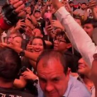Captan a Cuauhtémoc Blanco en función de la UFC mientras colectivos protestaban en su contra (Video)